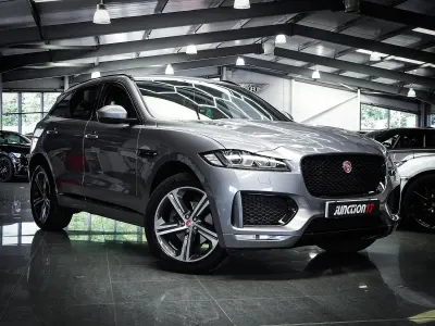 Usado Jaguar F-Pace Chequered Flag 180 HP (132 kW) 2019 Cinzento SUV