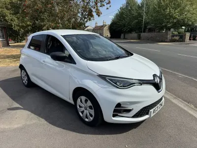 Used Renault Zoe Business 78 kW (107 HP) 2021 White Hatchback