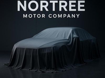 Used Ford Focus Zetec 125 HP (91 kW) 2012 White Hatchback