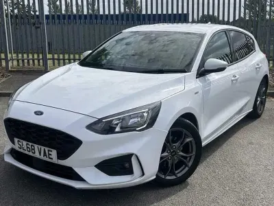 Used Ford Focus ST-Line 120 HP (88 kW) 2018 White Hatchback