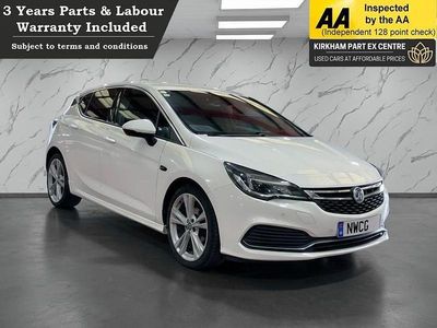 Used Vauxhall Astra SRi 150 HP (110 kW) 2018 White Hatchback