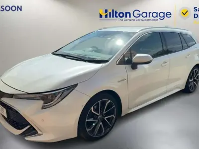 Używany Toyota Corolla 184 KM (135 kW) 2021 Biały Kombi