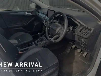 Gebraucht Ford Focus Active X 123 PS (90 kW) 2020 Weiß Kleinwagen