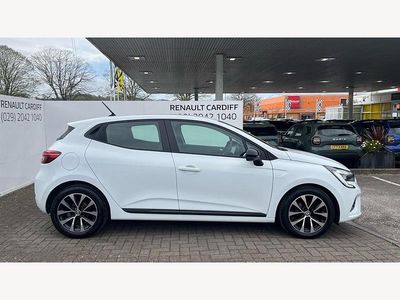 Used Renault Clio V Evolution 90 HP (66 kW) 2022 Solid  glacier white  Hatchback