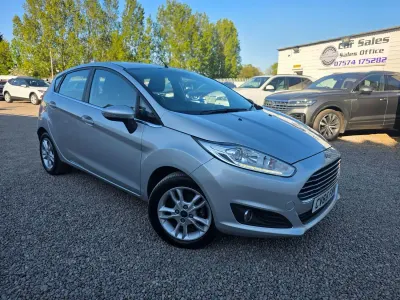 Used Ford Fiesta Zetec 82 HP (60 kW) 2015 Silver Hatchback
