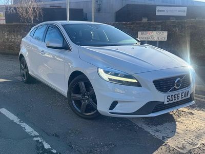 Used Volvo V40 R-Design 122 HP (89 kW) 2016 White Hatchback