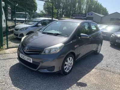 Used Toyota Yaris Multidrive S 101 HP (74 kW) 2013 Grey Hatchback