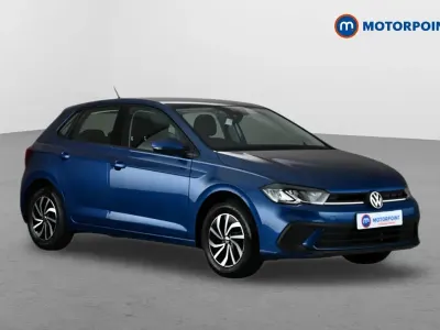Begagnad VW Polo Life 2024 Blå Halvkombi