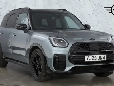 Usado Mini Countryman Sport 218 CV (160 kW) 2025 Verde SUV