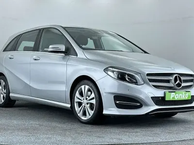Usado Mercedes B200 Premium 156 HP (114 kW) 2017 Prateado Monovolume
