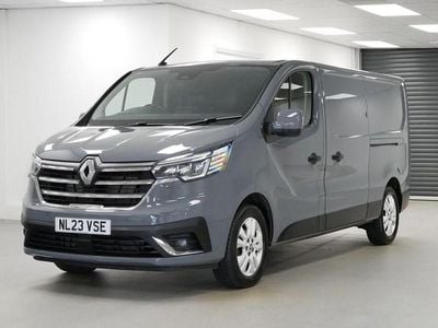 Begagnad Renault Trafic 150 HK (110 kW) 2023 Grå