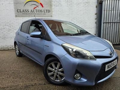 Blue Used 2013 Toyota Yaris Hybrid T4 Hatchback | £6,622 (Expensive)