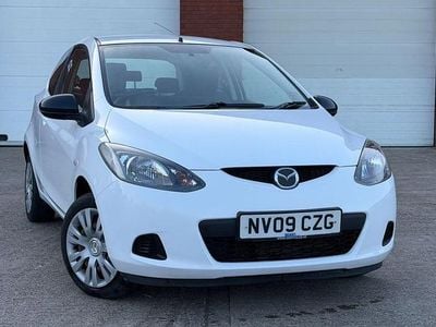 Used Mazda 2 2009 White Hatchback