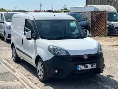 Used Fiat Doblò 95 HP (69 kW) 2018 White MPV