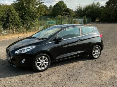 Used Ford Fiesta Zetec 83 HP (61 kW) 2018 Black Hatchback