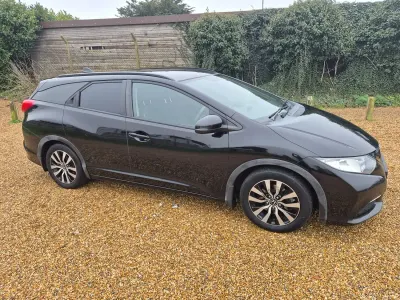 Begagnad Honda Civic S 120 HK (88 kW) 2014 Svart Kombi