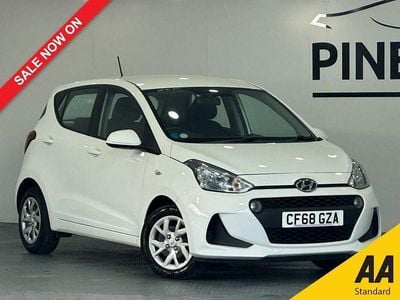 Used Hyundai i10 SE 67 HP (49 kW) 2019 White Hatchback