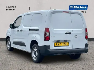 Used Vauxhall Combo 128 HP (94 kW) 2022 White MPV