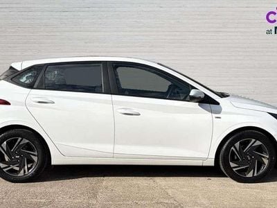 Used Hyundai i20 SE 100 HP (73 kW) 2021 White Hatchback