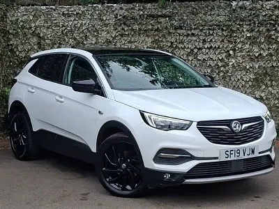 Used Vauxhall Grandland X Elite 130 HP (95 kW) 2019 White SUV