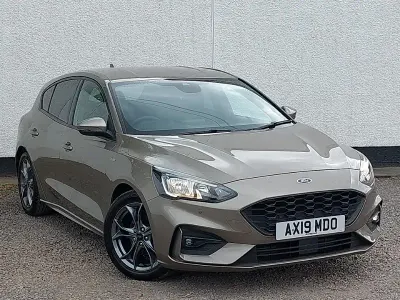 Used Ford Focus ST-Line 125 HP (91 kW) 2019 Silver Hatchback