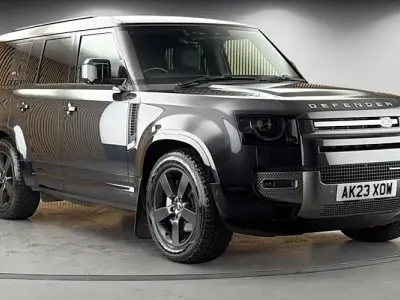 Used Land Rover Defender HSE Dynamic 300 HP (220 kW) 2023 Storm grey SUV