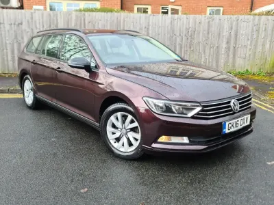 Usado VW Passat S 2016 Rojo Familiar