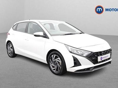 Used Hyundai i20 Advanced 101 HP (74 kW) 2024 White Hatchback