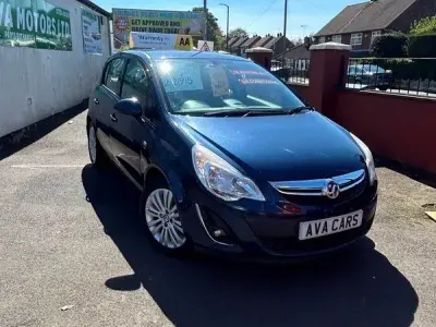 Usado Vauxhall Corsa 100 HP (73 kW) 2013 Azul Citadino