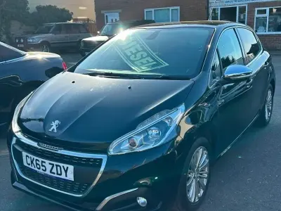 Used Peugeot 208 Allure 100 HP (73 kW) 2015 Black Hatchback