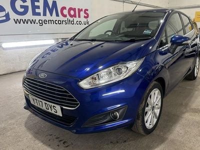 Begagnad Ford Fiesta Titanium 101 HK (74 kW) 2017 Blå Halvkombi