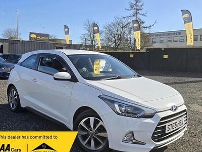 Used Hyundai i20 SE 84 HP (61 kW) 2015 White Coupe