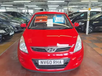 Used Hyundai i20 Comfort 101 HP (74 kW) 2011 Red Hatchback