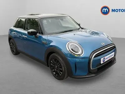 Usado Mini Cooper Classic 136 CV (100 kW) 2022 Azul Utilitario