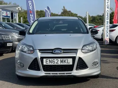 Used Ford Focus Zetec 116 HP (85 kW) 2013 Silver Hatchback