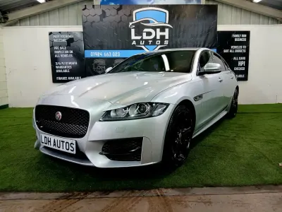 Begagnad Jaguar XF R-Sport 180 HK (132 kW) 2016 Silver Sedan