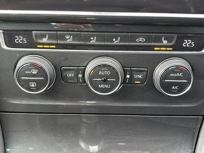 Used VW Golf VIII Edition 147 HP (108 kW) 2020 Blue Hatchback