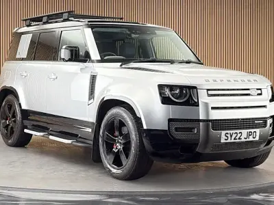 Used Land Rover Defender Dynamic 250 HP (183 kW) 2022 Silver SUV