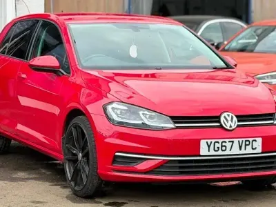 Used VW Golf VII SE 125 HP (91 kW) 2017 Red Hatchback