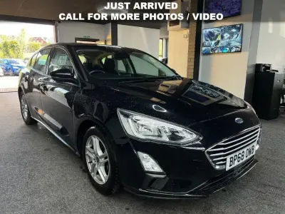 Gebraucht Ford Focus Zetec 100 PS (73 kW) 2018 Schwarz Kleinwagen