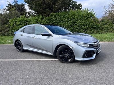Begagnad Honda Civic Prestige 182 HK (133 kW) 2018 Silver Halvkombi