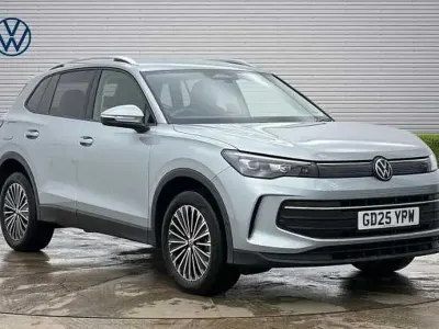 Begagnad VW Tiguan Match 204 HK (150 kW) 2025 Silver SUV