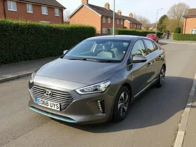 Begagnad Hyundai Ioniq Premium SE 141 HK (103 kW) 2018 Grå Halvkombi