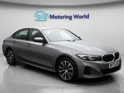 Begagnad BMW 330e Sport Line 292 HK (214 kW) 2023 Grå Sedan