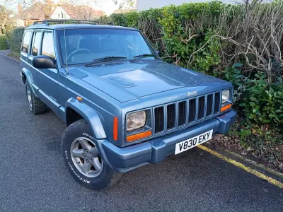 Usado Jeep Cherokee 115 CV (84 kW) 1999 Gris SUV