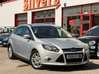 Used Ford Focus Titanium 105 HP (77 kW) 2012 Silver Hatchback