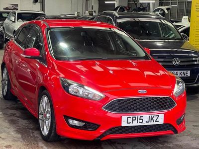 Used Ford Focus Zetec 120 HP (88 kW) 2015 Red Hatchback