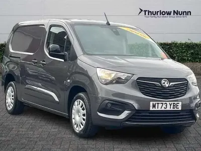 Używany Vauxhall Combo S 100 KM (73 kW) 2023 Szary Minivan