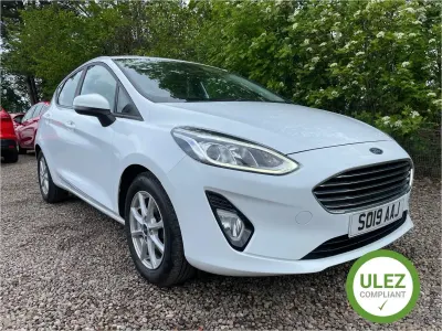 Używany Ford Fiesta Zetec 100 KM (73 kW) 2019 Biały Hatchback