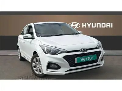 Used Hyundai i20 75 HP (55 kW) 2018 White Hatchback